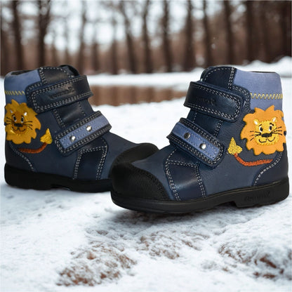 Szamos Kids Boys’ Genuine Leather Orthopedic Boots – Arch Support Shoes with Corrective Support for Flat Feet & Overpronation, Stable Ankle Support, Faux Fur Lining, Adjustable Straps, Navy Blue with Lion Designs