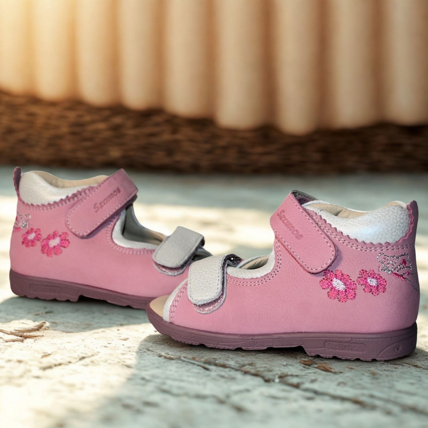 Szamos Kids Girls’ Genuine Leather Orthopedic Corrective Sandals – Arch Support Shoes for Flat Feet & Overpronation with Adjustable Hook-and-Loop Straps, Pink/White with Flowers & Butterfly Design